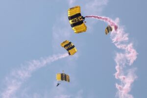 Largage de parachutistes